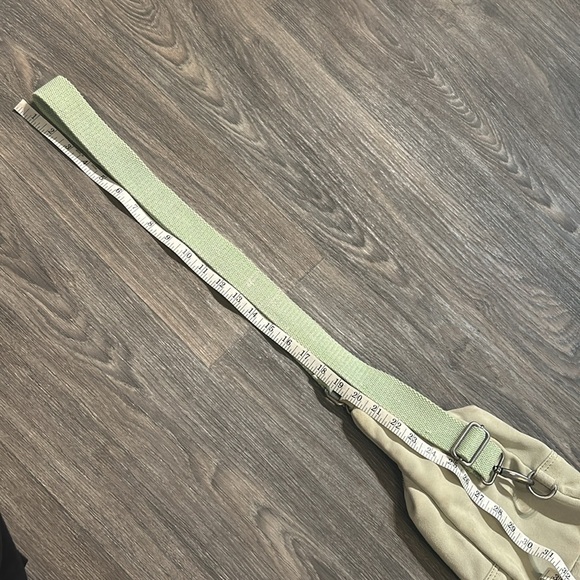 Free People Hudson Sling Bag Suede Crossbody Light Green Purse Boho Adjustable - Picture 11 of 12